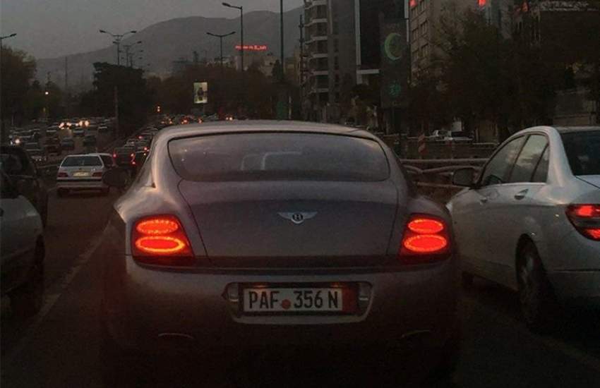 چرا برخی خودروهای لوکس با پلاک خارجی در ایران تردد میکنند؟ چرا برخی خودروهای لوکس با پلاک خارجی در ایران تردد میکنند؟