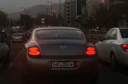 چرا برخی خودروهای لوکس با پلاک خارجی در ایران تردد می‌کنند؟